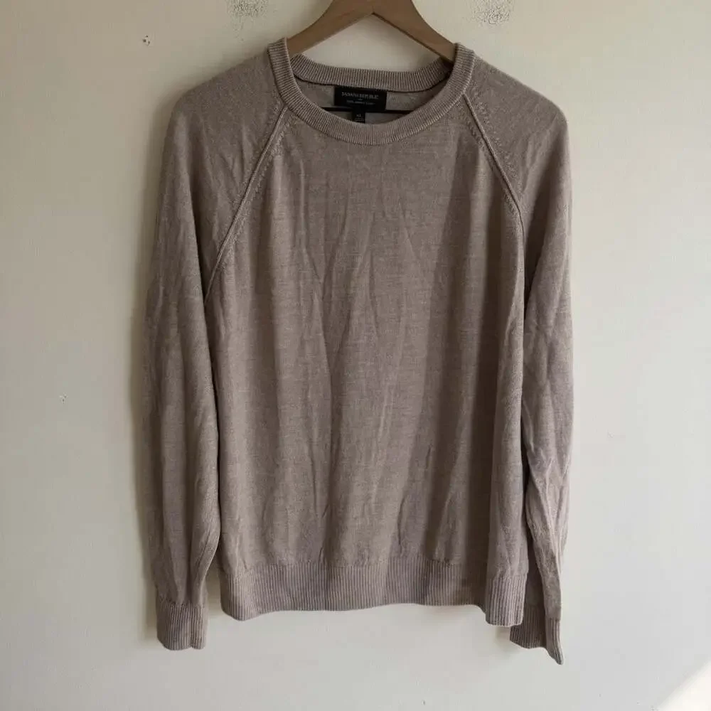 Banana Republic 100% Merino Wool Sweater Taupe Tan Size XL Layer Crewneck Office